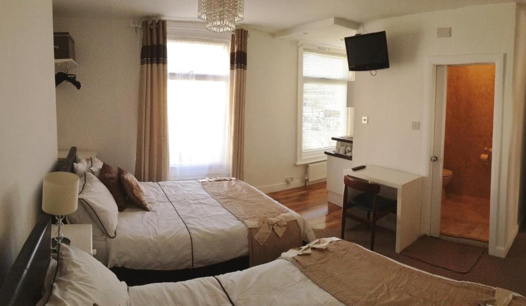 Admiral Hotel room 5